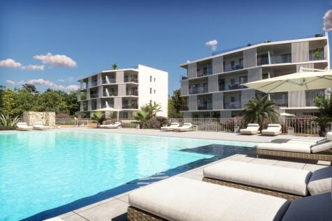 Poool and Exterior 1