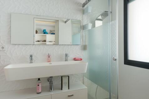 Bathroom (4)