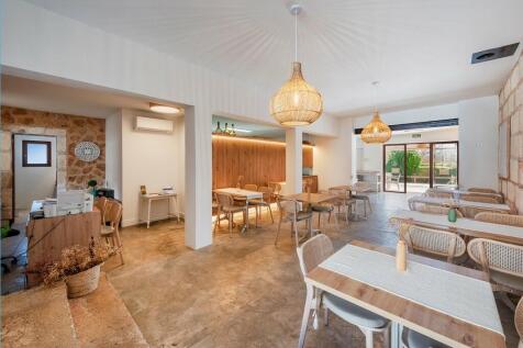 Restaurant Dining (2