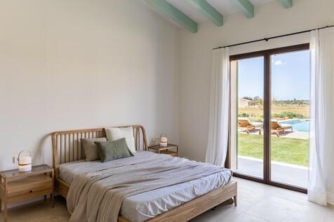 Bedroom (1)