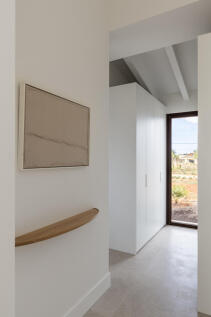 Interior (2)