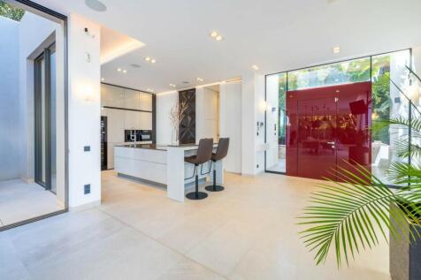 Entrance- Kitchen