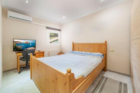 Bedroom (2)