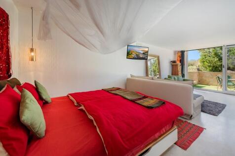 Bedroom (3)