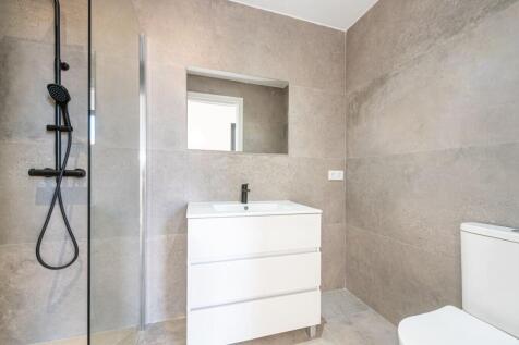 Bathroom (3)