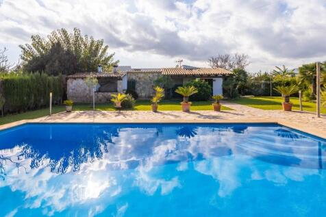 Pool and Exterior