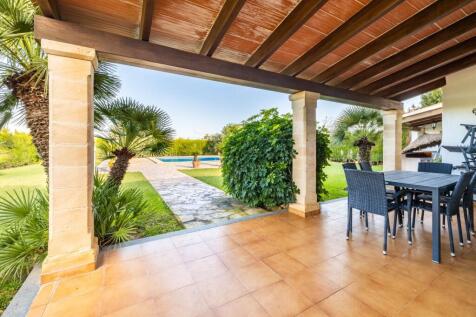 Covered Terrace