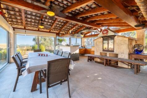 BBQ and Bar