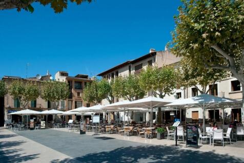 Pollensa Town Square