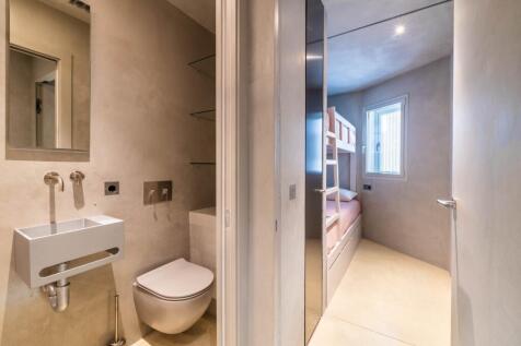 Bathroom (3)