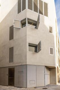Facade (2)