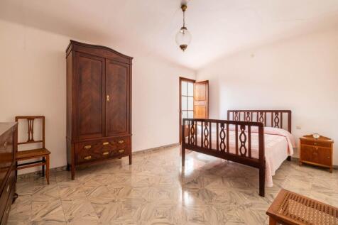 Bedroom (2)