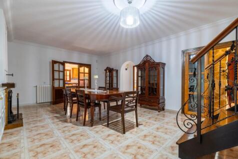 Dining (1)