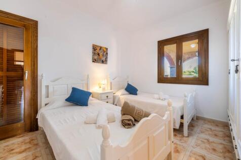Bedroom (2)