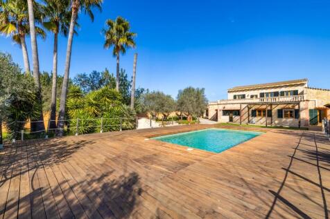 Exterior and Pool (1