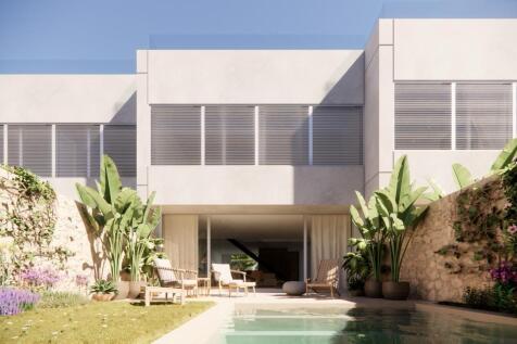 Pool and Exterior (3