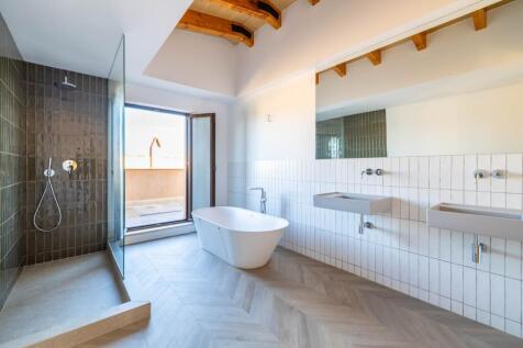 Bathroom (4)