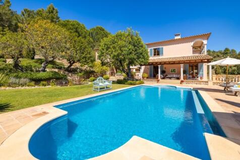 Exterior and Pool