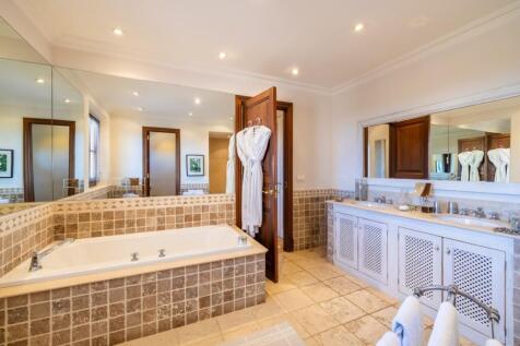 Bathroom (4)
