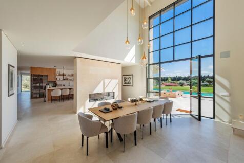 Dining (1)