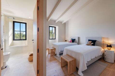Bedroom (5)