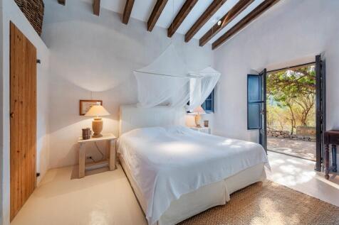 Bedroom (1)