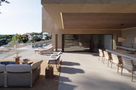 Covered Terrace