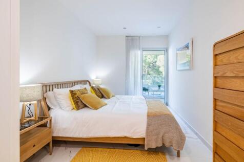 Bedroom (1)