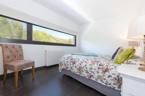 Bedroom (2)