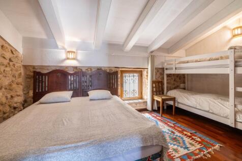 Bedroom (2)