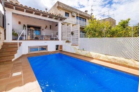 Exterior and Pool (2