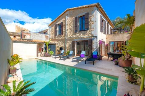 Exterior and Pool (1
