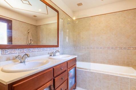Bathroom (3)