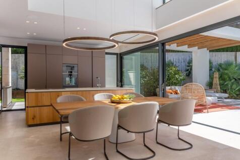 Dining (3)