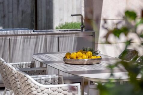 Summer Kitchen (2)