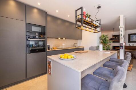 Kitchen (2)