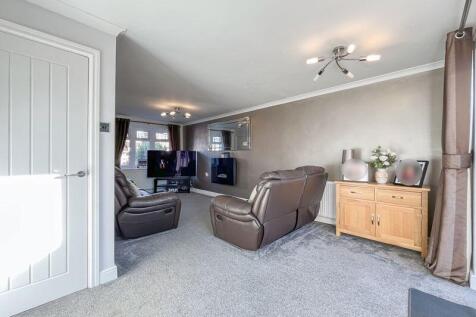 LIVING ROOM/DINER