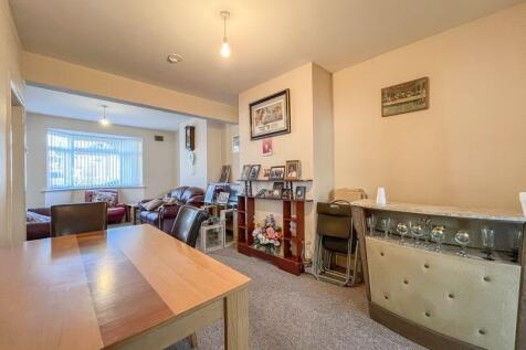 LIVING ROOM/DINER