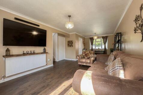 LIVING ROOM/DINER