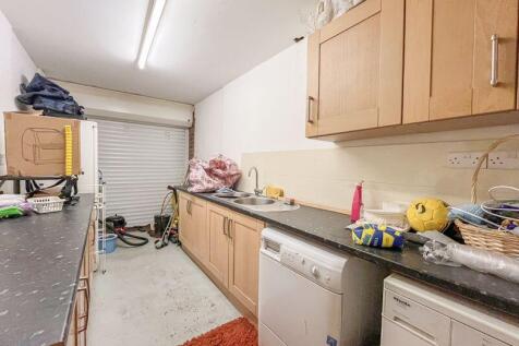 GARAGE/UTILITY