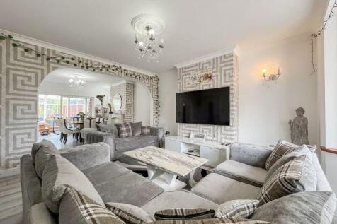 LIVING ROOM/DINER