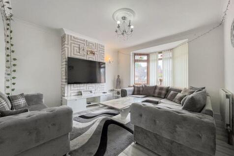 LIVING ROOM/DINER