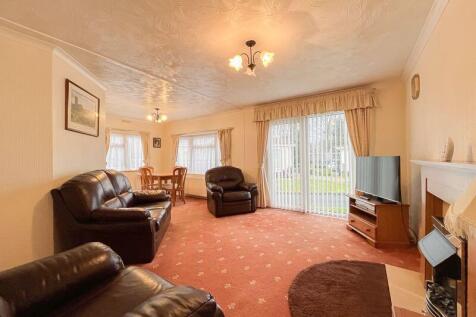 LIVING ROOM/DINER