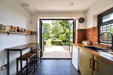 BREAKFAST KITCHEN