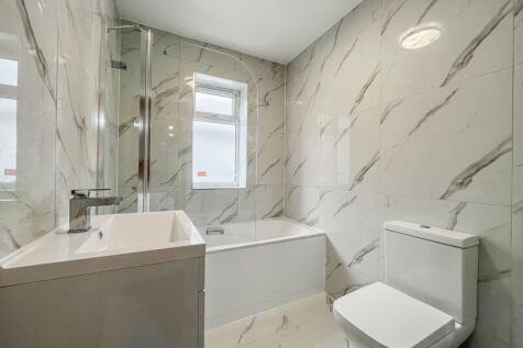 GROUND FLOOR BATHROOM