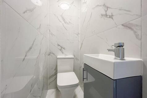 FIRST FLOOR WC