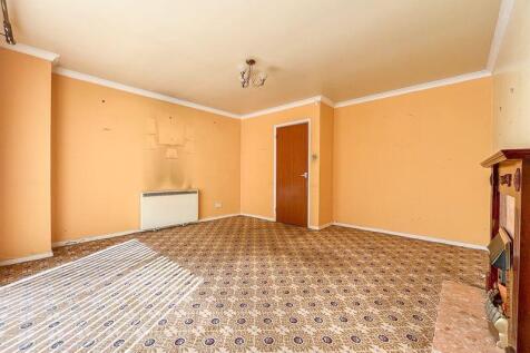 LOUNGE/DINING AREA