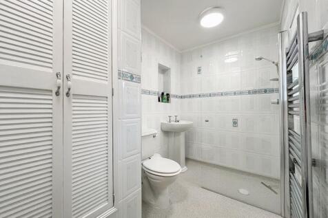 GROUND FLOOR WET ROOM
