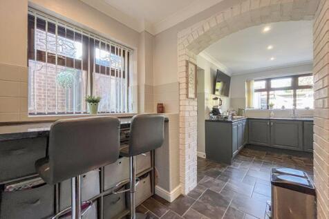 BREAKFAST KITCHEN/DINER