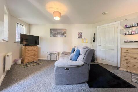 OPEN PLAN LIVING ROOM/KITCHEN